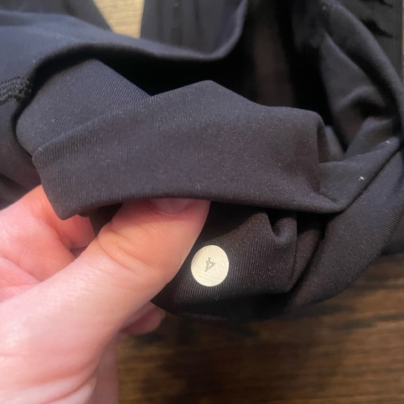 Lululemon Set of Four Leggings in Various Colors - Picture 7 of 9